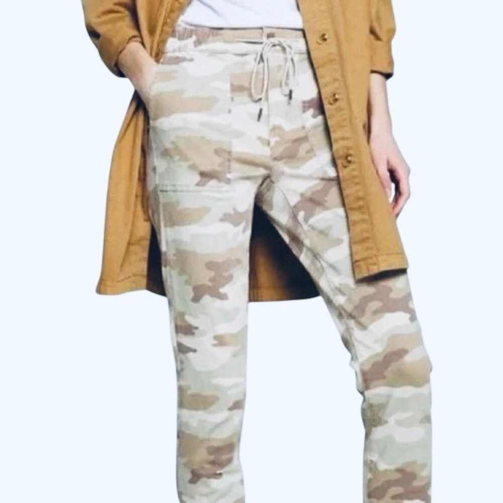 AMERICAN EAGLE Camo Jogger Pants - Next Level Stretch - Size 8
